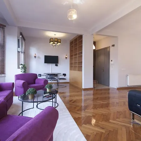 Amazing Flat Near Osmanbey Metro Station *