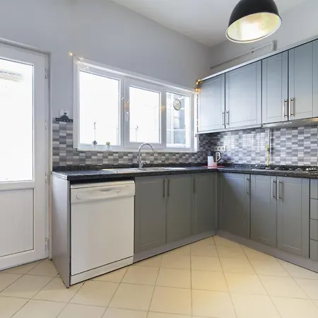 Apartment Amazing Flat Near Osmanbey Metro Station